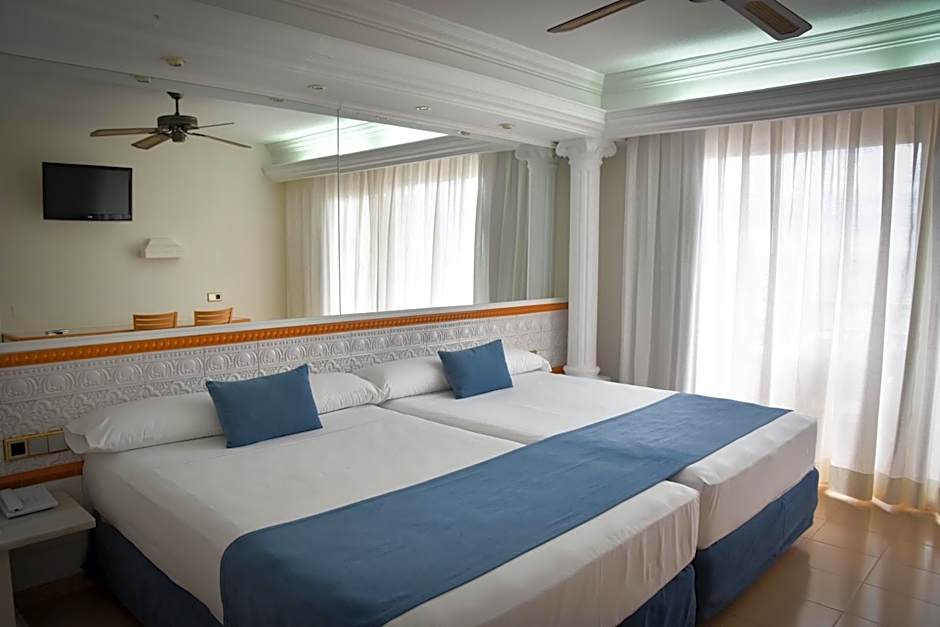 Playacapricho Hotel