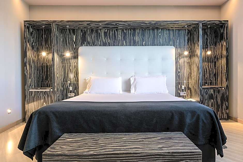 Hotel Maydrit Airport