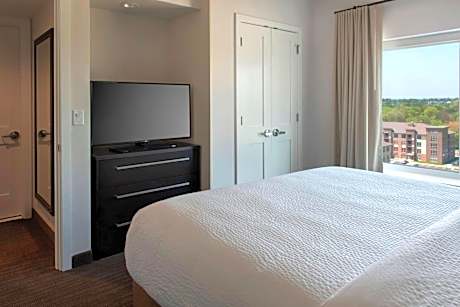 1 Bedroom Suite, 1 King, Sofa bed