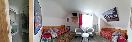 Twin Room with Bathroom