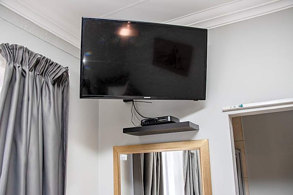 Woodpecker's Inn Guest House