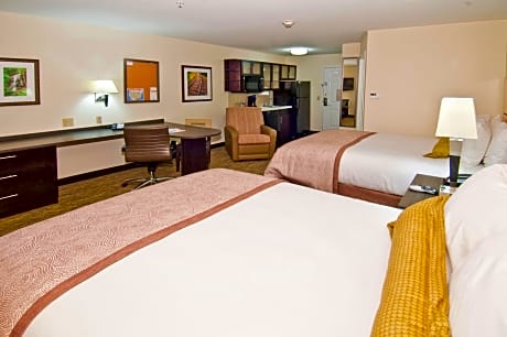 Queen Studio Suite with Two Beds