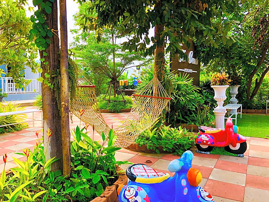 At The Beach Koh Larn