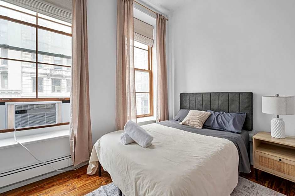 Massive SoHo Loft 4 Bedrooms 2 Bath 7 Beds