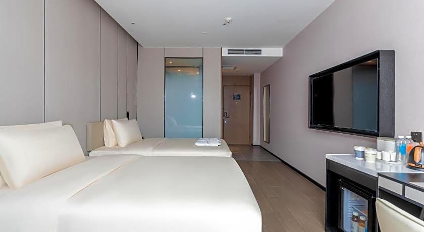 Atour X Hotel Zhuhai Gongbei Port High-speed Railway Station