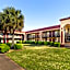 HomeTowne Studios by Red Roof Montgomery - Midtown