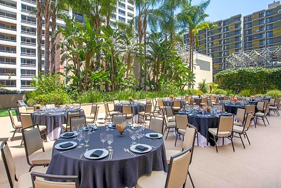Omni Los Angeles Hotel At California Plaza