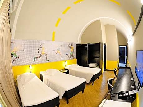 Executive apartment with 3 single beds