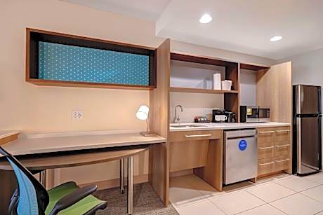 Queen Studio with Two Queen Beds - Mobility Access/Non-Smoking