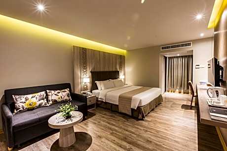 Deluxe Double or Twin Room