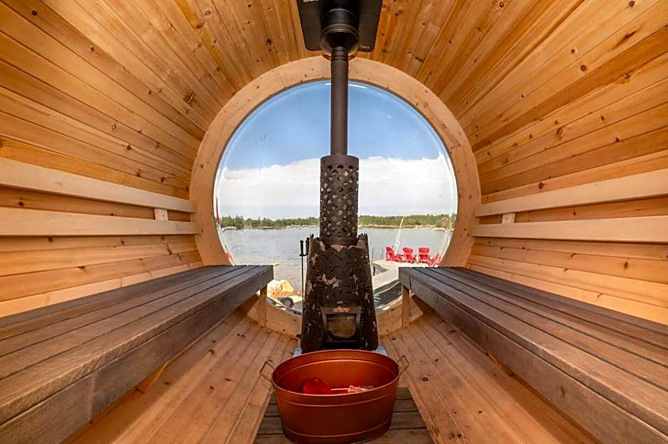 Waterfront W Sauna, Hot Tub & Boat Slip