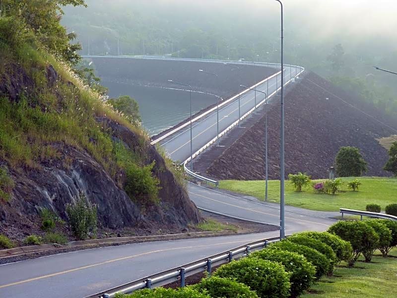 Baandin Chiewlarn Resort