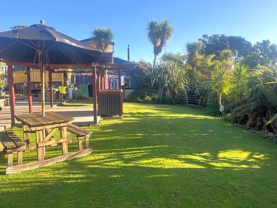 Global Village Travellers Lodge