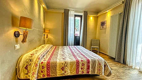 One-Bedroom Apartment with Terrace