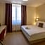 Nobel West Hotel