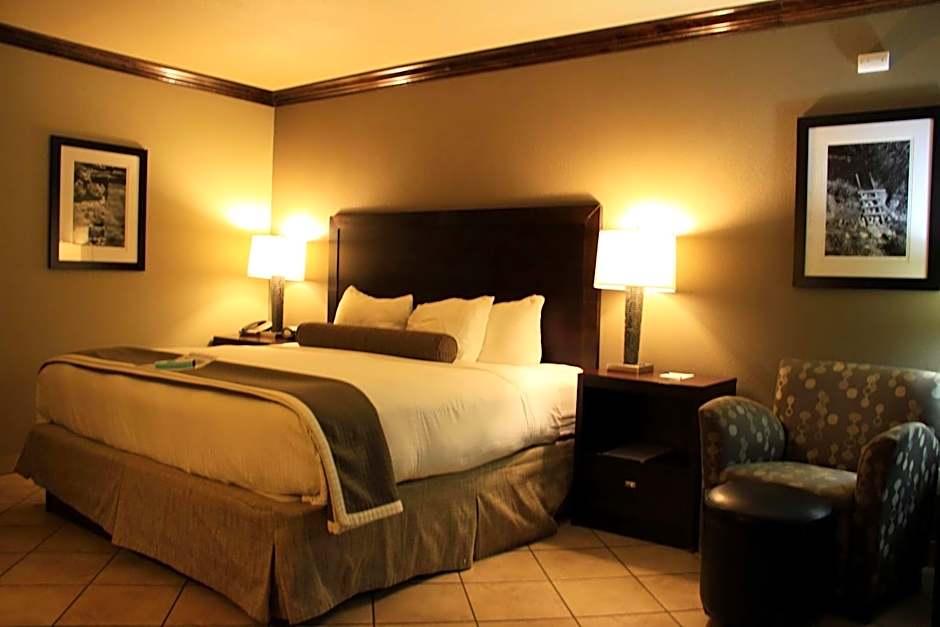 Best Western Plus Raton Hotel