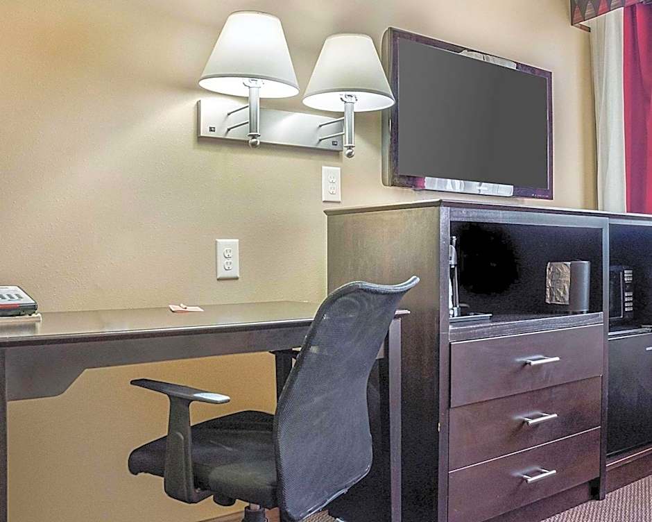 Econo Lodge Jamestown South