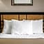 Econo Lodge Inn & Suites Colonie Center Mall
