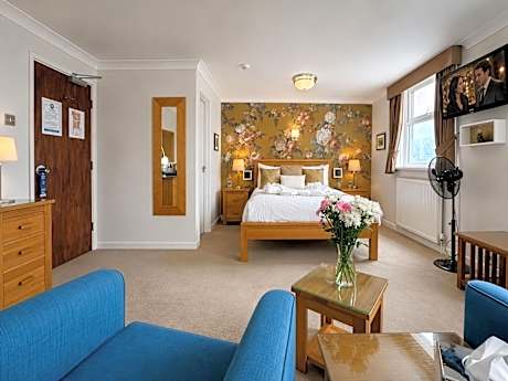 Deluxe Queen Room
