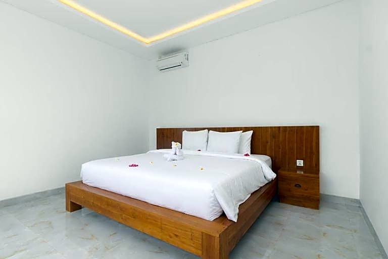 Villa Kusamakura Seminyak 