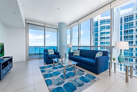 Deluxe Corner One-Bedroom Apartment – Oceanfront High Floor