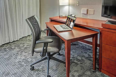 Room, 2 Queen Beds (Mobility/Hearing Accessible, Tub)