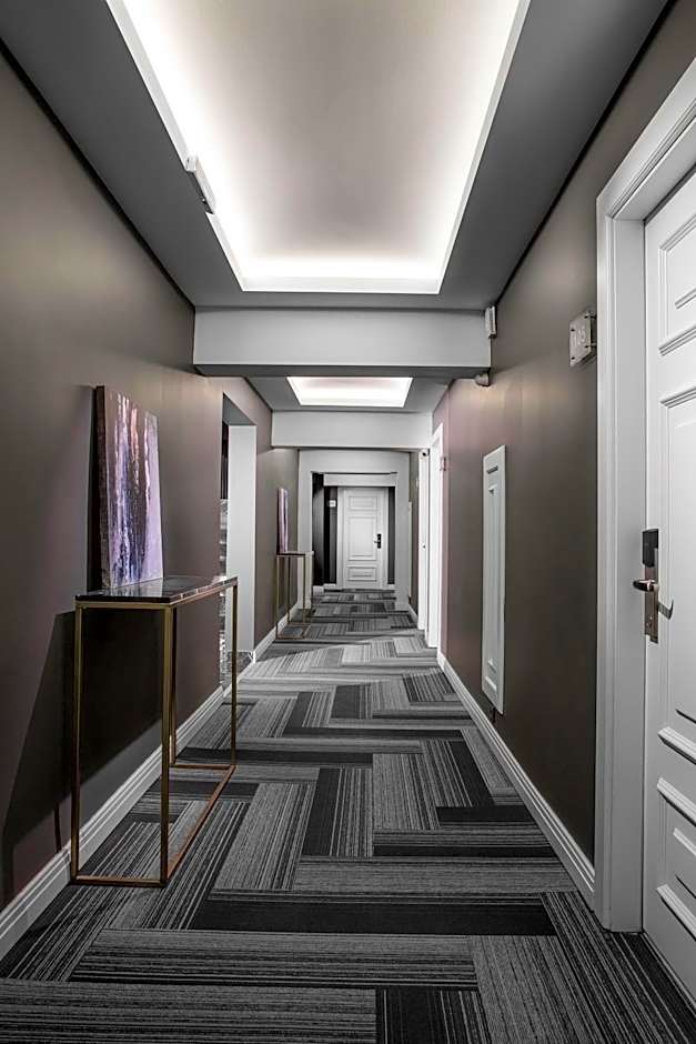 B LOFT HOTEL