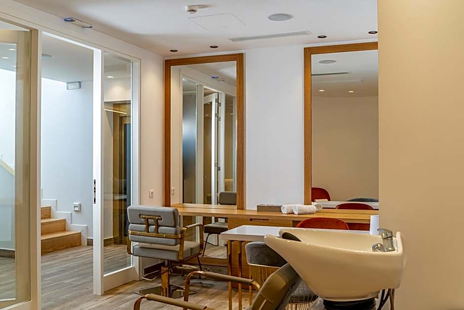 Cresanto Luxury Suites