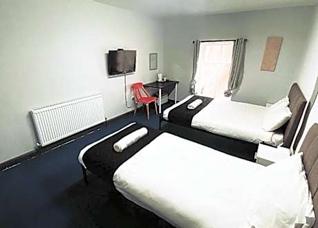 Budget Double or Twin Room with Shared Bathroom