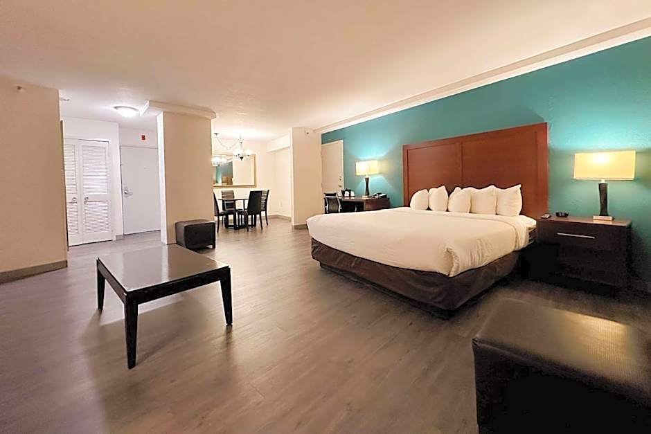 Comfort Inn & Suites Kissimmee By the Parks