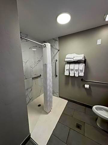 La Quinta Inn & Suites by Wyndham Oklahoma City - Moore