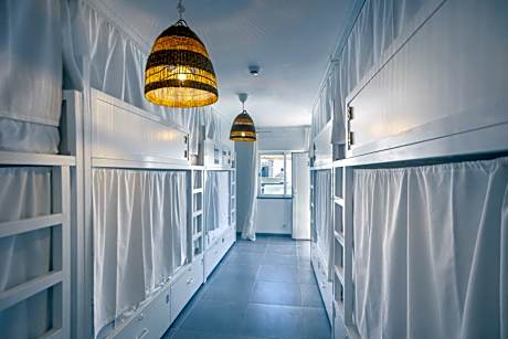 Bed in 6-Bed Mixed Dormitory Room