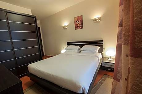 Standard Two-Bedroom Apartment with Golf Course View