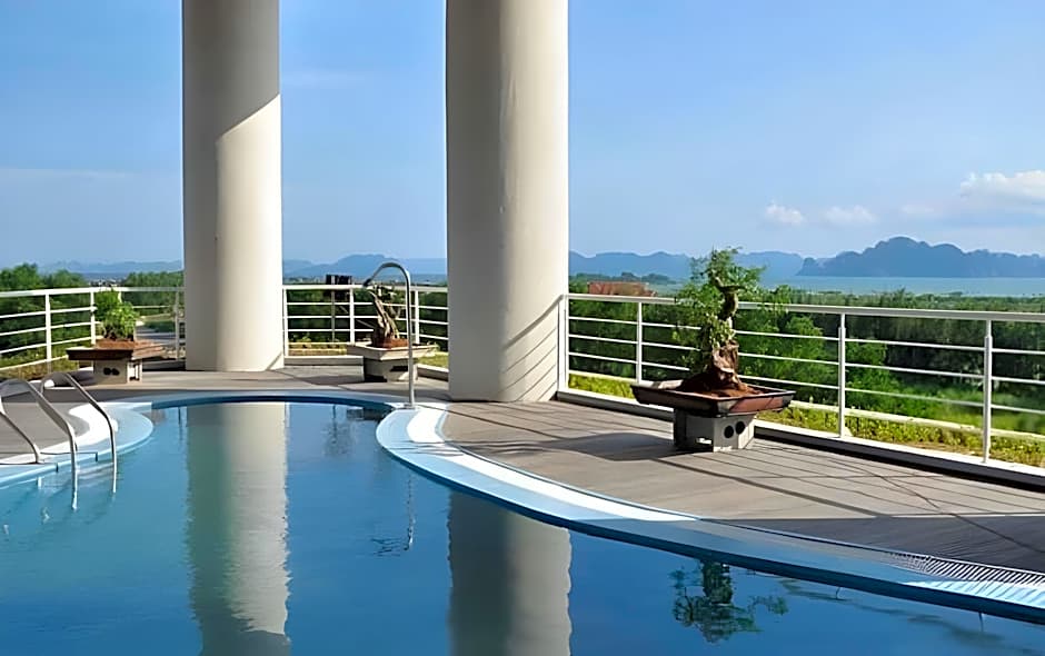 Muong Thanh Grand Ha Long Hotel