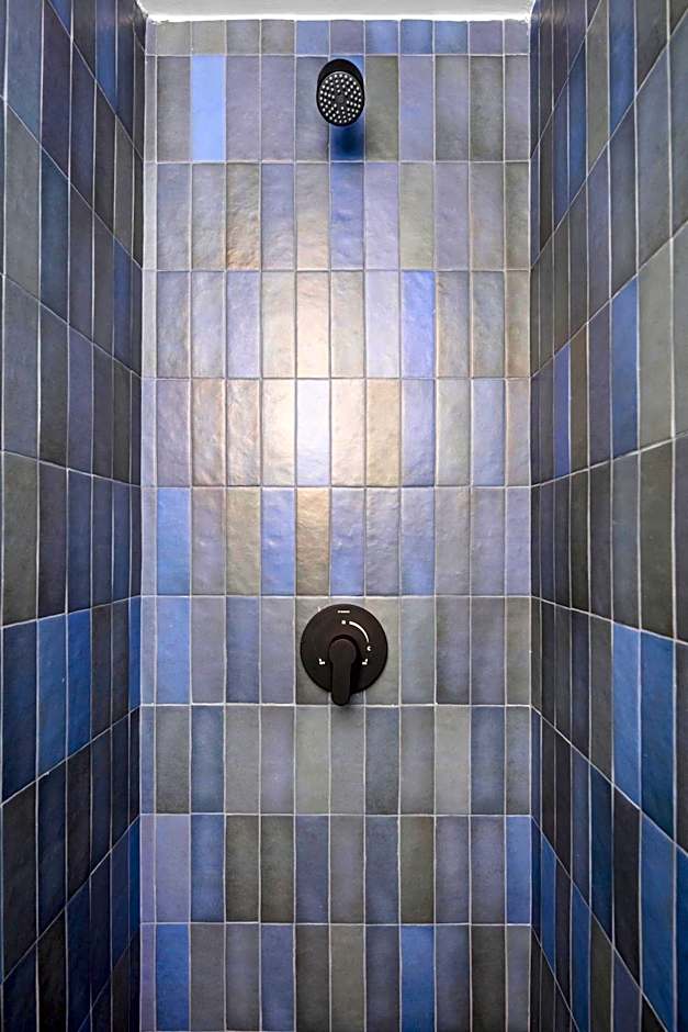 Riverside Tower Hotel