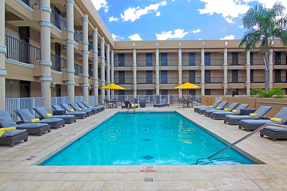 Windward Passage Hotel