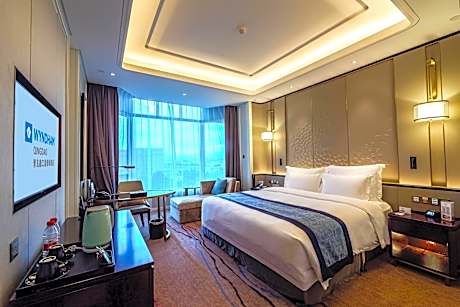 Cute Pet Room with King Bed