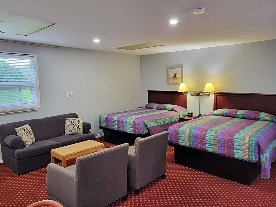 Photo 1 of 8 of 2 Queen Beds with Sofabed