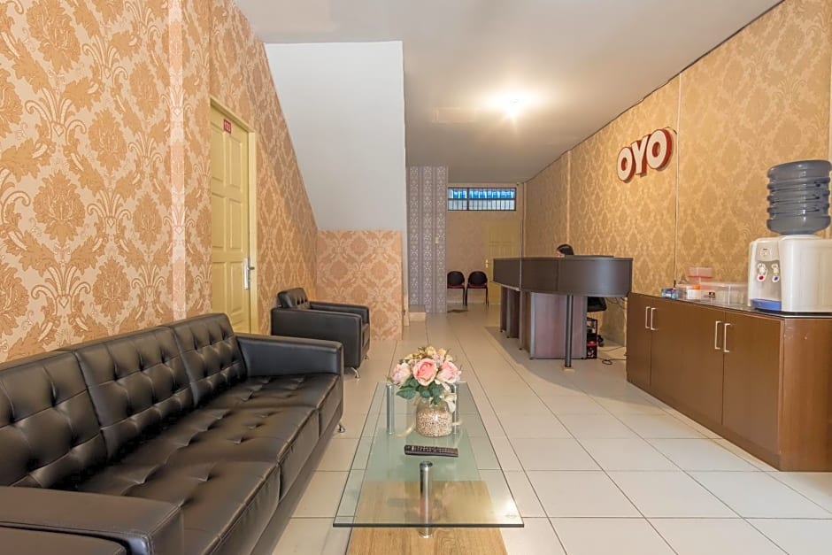 OYO 359 Executive Inn