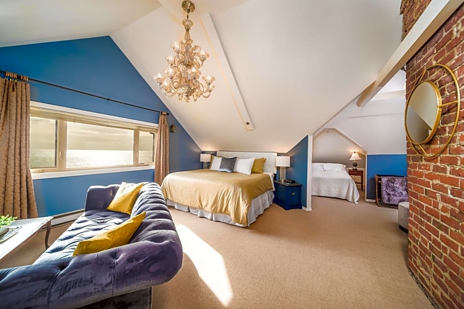 Dashwood Manor Seaside Bed & Breakfast