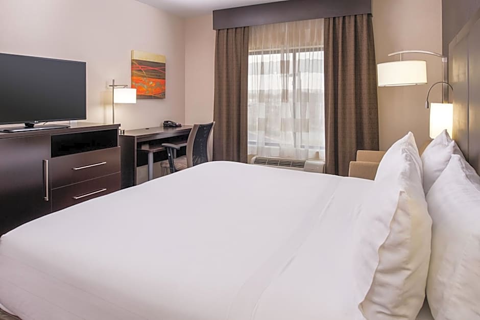 Holiday Inn Express & Suites Monroe By IHG