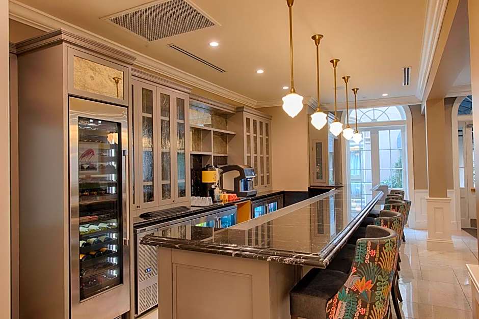 voco St. James Hotel By IHG