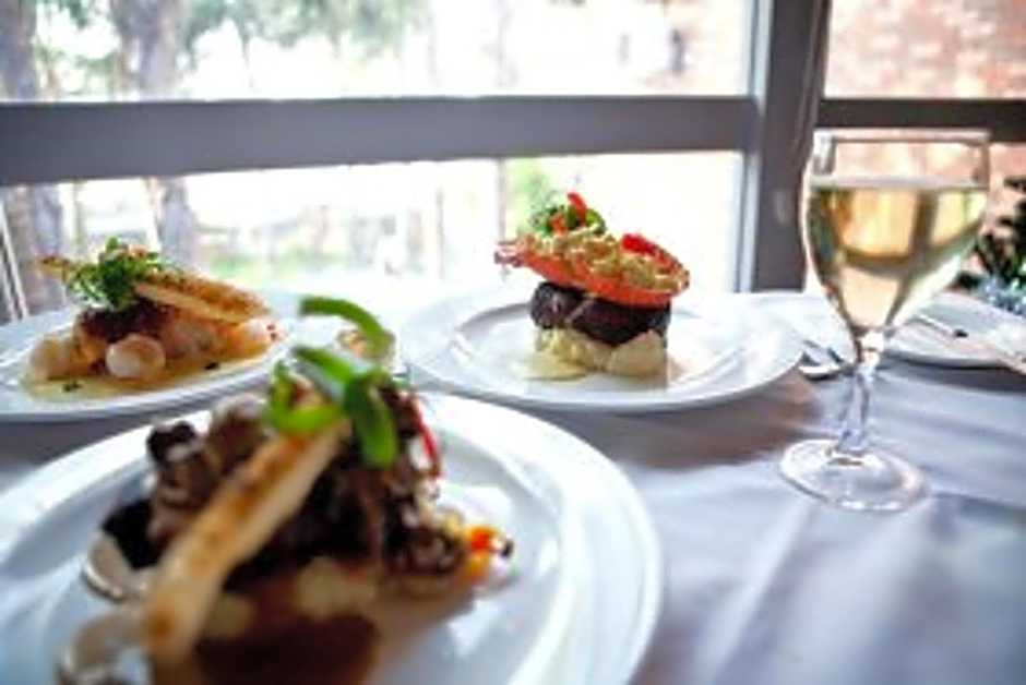 Cattlemans Country Motor Inn & Serviced Apartments
