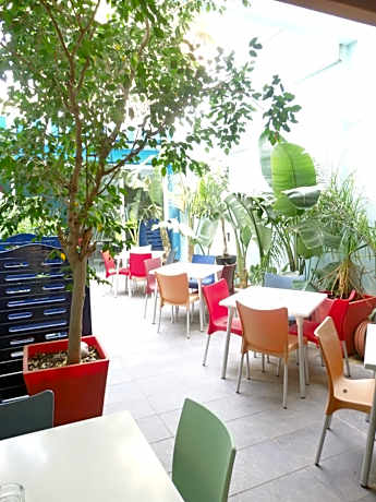 Parrots Sitges Hotel