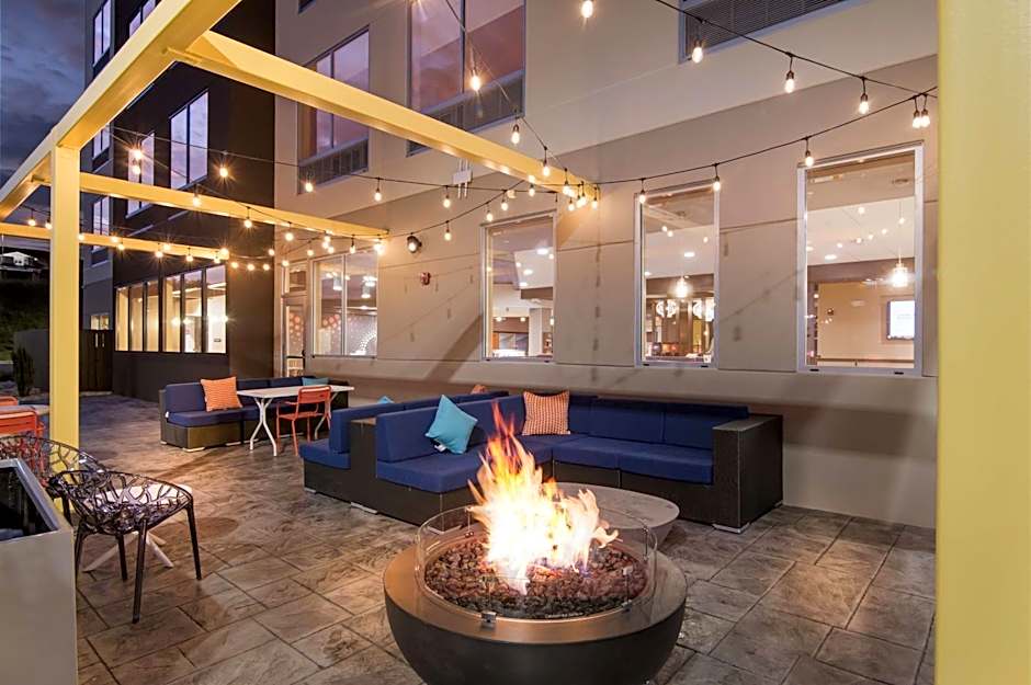 Tru by Hilton Lexington