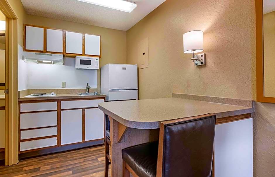 Extended Stay America Select Suites - Jacksonville - Southside - St. Johns Towne Ctr.