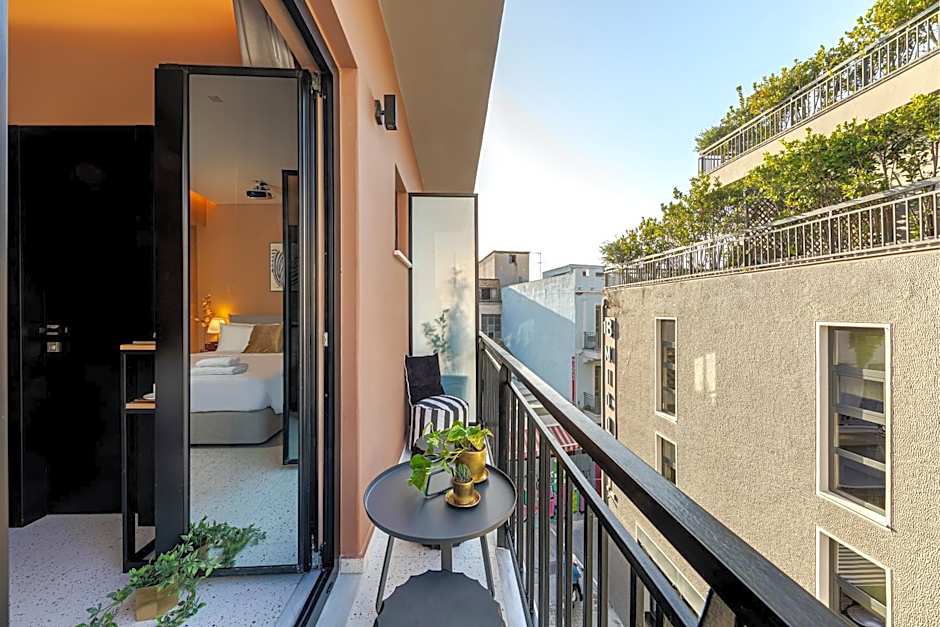 Clyde Athens by Nin&Bau