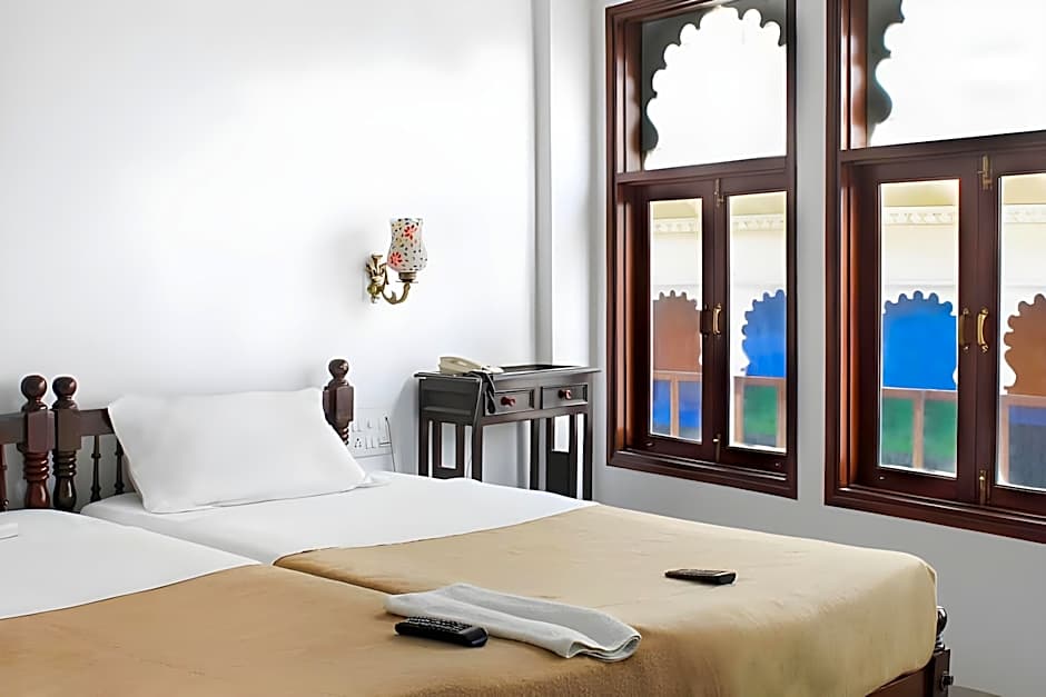 Hotel Devraj Niwas on Lake Pichola Udaipur