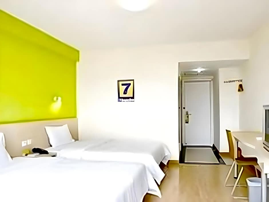7 Days Inn Foshan Temple Baihua Squrare Branch
