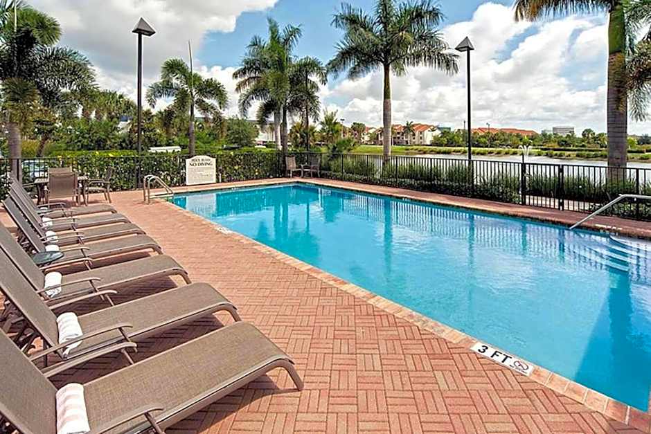 Hawthorn Extended Stay by Wyndham West Palm Beach